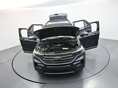 Used 2023 Ford Explorer XLT w/ Equipment Group 202A AWD/4WD image 58