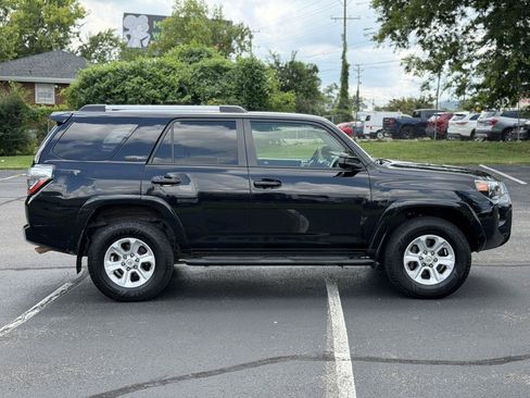 Used 2019 Toyota 4Runner SR5 AWD/4WD image 6