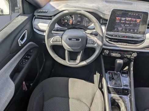Used 2025 Jeep Compass Sport AWD/4WD image 16