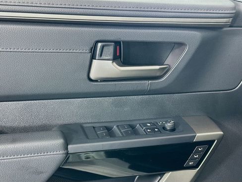 Used 2025 Toyota Tundra Limited image 18