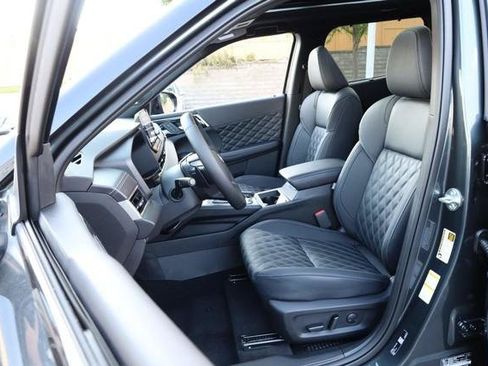 New 2026 Nissan Rogue Platinum AWD/4WD image 9
