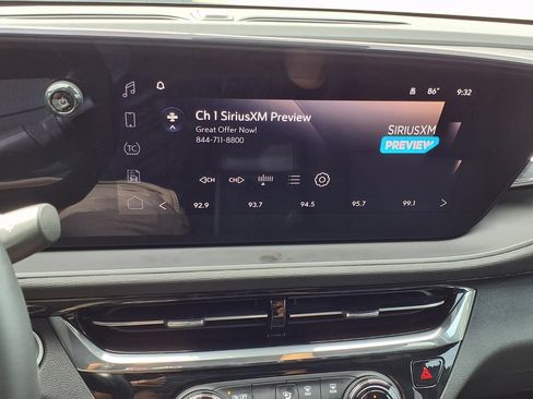 Used 2025 Buick Envista Sport Touring w/ Convenience I Package FWD image 19