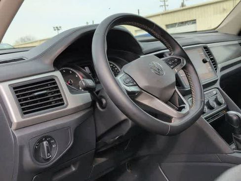 Used 2021 Volkswagen Atlas SE image 16