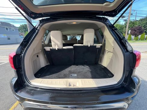 Used 2018 Nissan Pathfinder SV FWD image 10