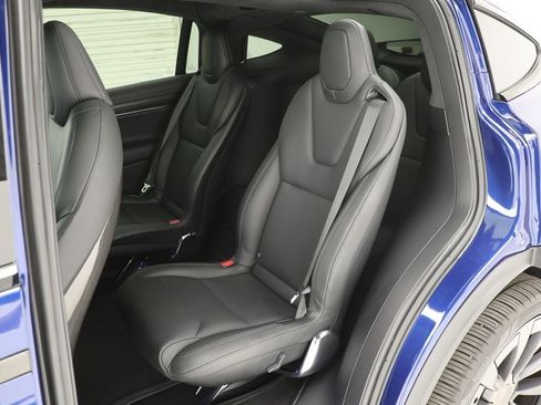 Used 2022 Tesla Model X image 13