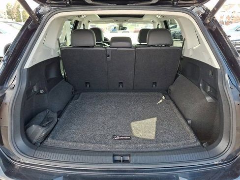 Certified 2022 Volkswagen Tiguan SE w/ Panoramic Sunroof Package AWD/4WD image 34