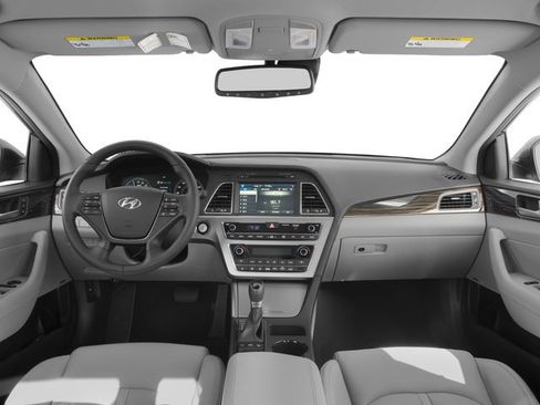 Used 2016 Hyundai Sonata Plug-In Hybrid FWD image 5