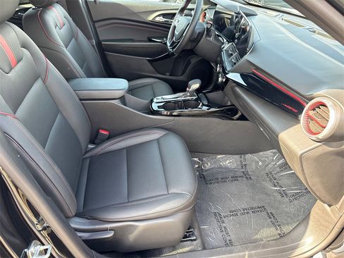 Used 2026 Chevrolet Trax RS image 17