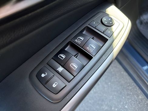 Used 2021 Jeep Cherokee Latitude Plus w/ Mopar Interior Package AWD/4WD image 15