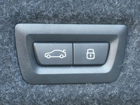 Certified 2025 BMW 530i xDrive w/ Premium Package image 36