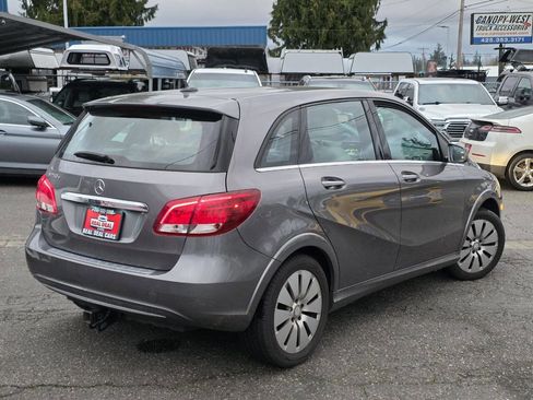 Used 2017 Mercedes-Benz B 250e B 250e 4dr Hatchback image 4