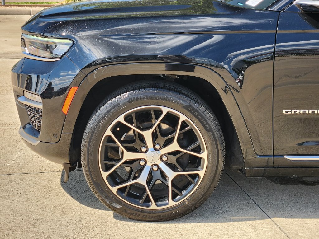 Used 2022 Jeep Grand Cherokee Summit AWD/4WD image 8