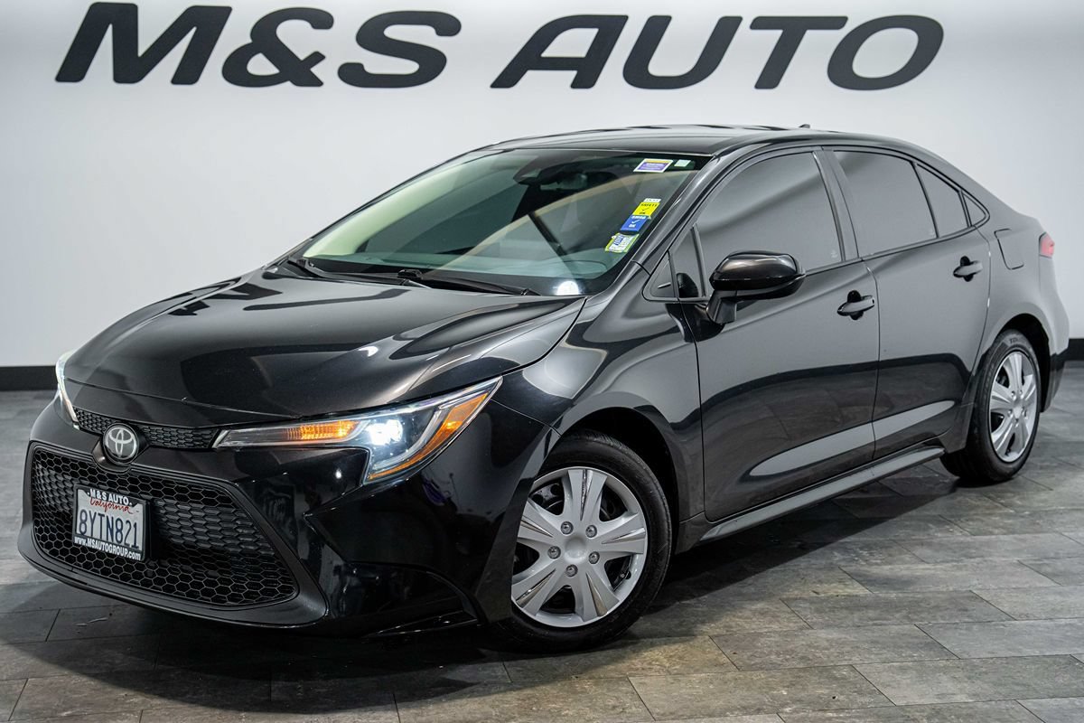 Used 2022 Toyota Corolla LE FWD image 2