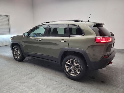 Used 2019 Jeep Cherokee Trailhawk AWD/4WD image 3