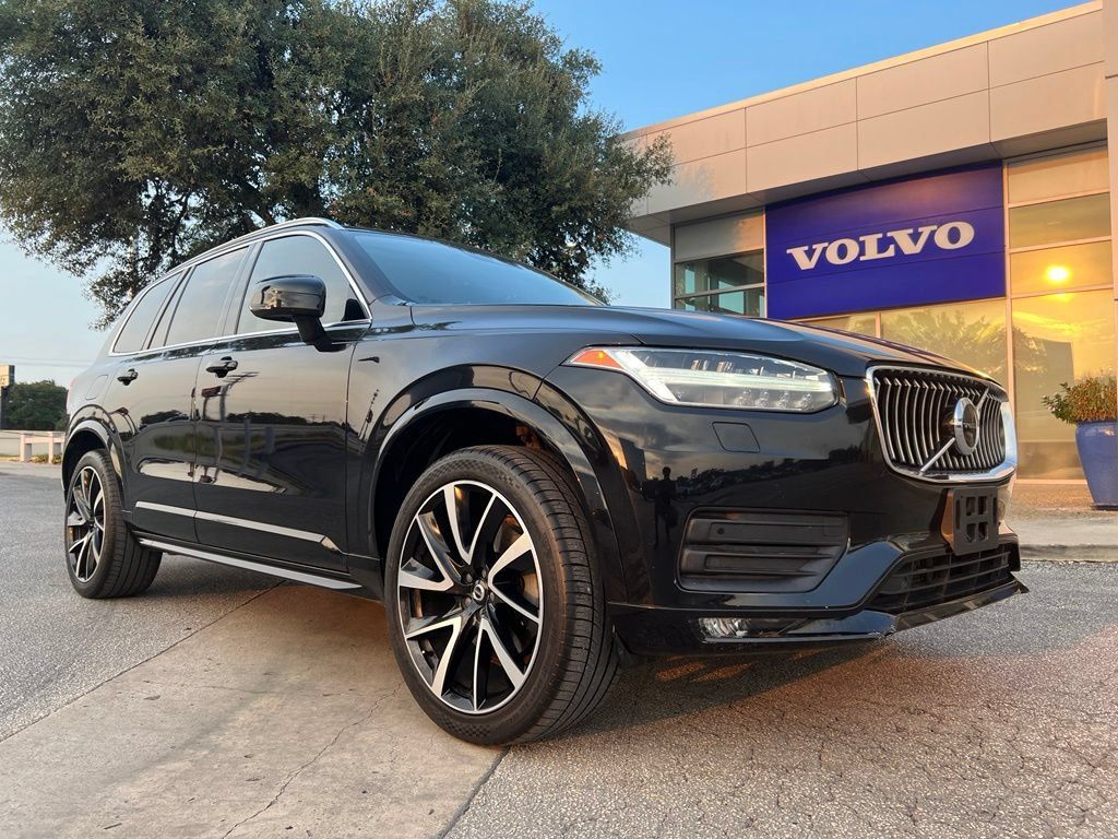 Used 2021 Volvo XC90 T6 Momentum w/ Climate Package AWD/4WD image 1