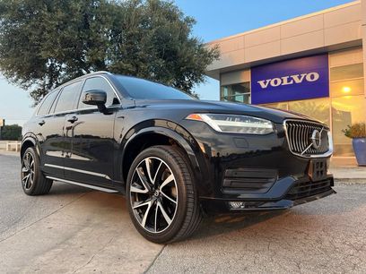 Used 2021 Volvo XC90 T6 Momentum w/ Climate Package