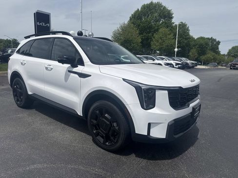 Used 2025 Kia Sorento SX AWD/4WD image 11