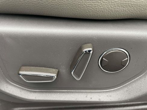 Used 2020 Ford Expedition Limited w/ Equipment Group 301A image 14