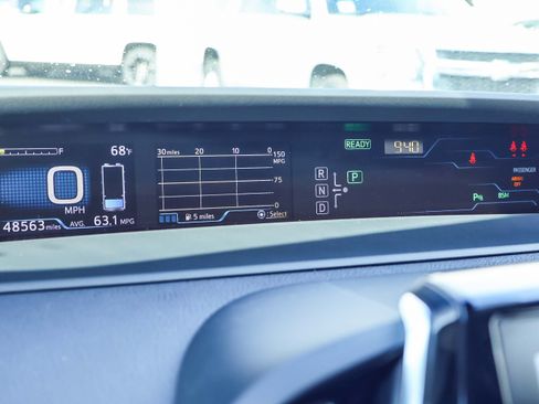 Used 2018 Toyota Prius Prime Advanced w/ Carpet Mat Package FWD image 12
