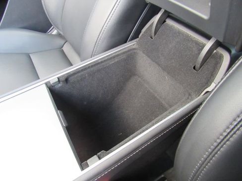 Used 2023 Tesla Model Y Long Range image 46