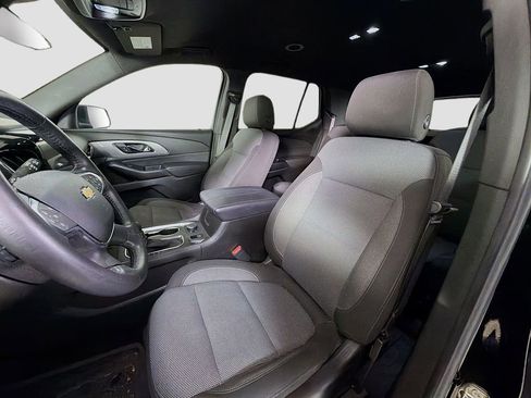 Used 2022 Chevrolet Traverse LT image 12