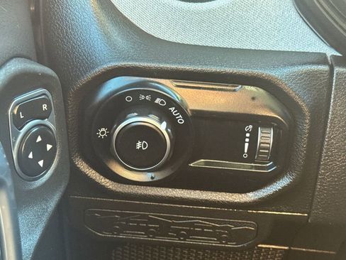 Used 2024 Jeep Wrangler Sport S image 31