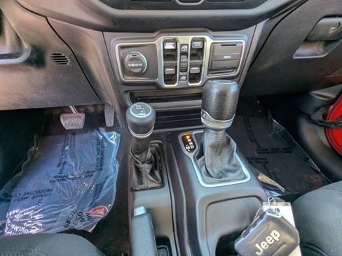 Used 2018 Jeep Wrangler Unlimited Sport S image 22