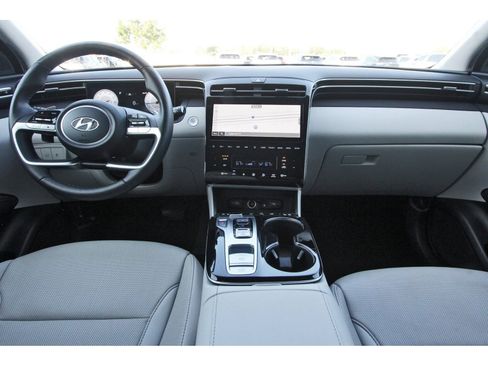 Used 2024 Hyundai Tucson Limited FWD image 12