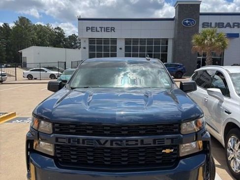 Used 2020 Chevrolet Silverado 1500 Custom w/ Custom Value Package RWD image 2