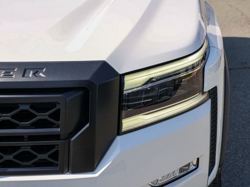 Used 2023 Nissan Frontier Pro-X w/ Pro Convenience Package RWD image 10