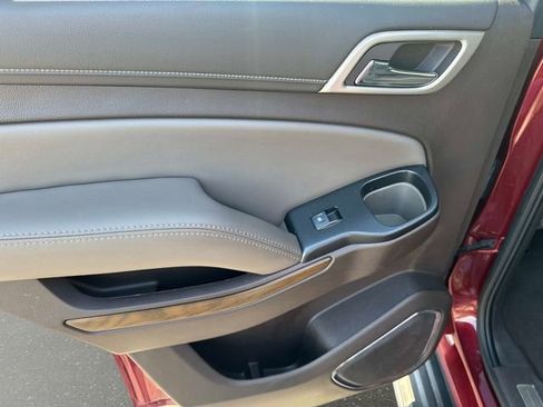 Used 2020 GMC Yukon Denali RWD image 11
