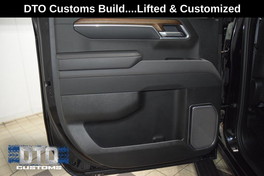 Used 2025 Chevrolet Silverado 1500 High Country w/ Midnight Edition AWD/4WD image 43