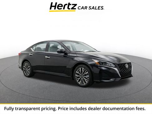 Used 2025 Nissan Altima 2.5 SV FWD image 1