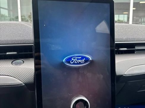 Certified 2022 Ford Mustang Mach-E Premium AWD/4WD image 8