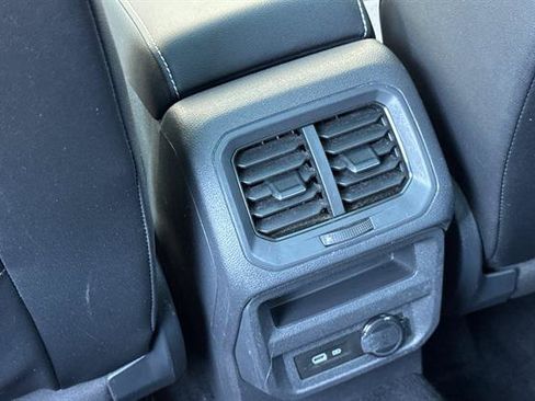 Used 2021 Volkswagen Tiguan SE w/ Panoramic Sunroof Package AWD/4WD image 13
