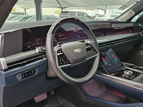 New 2025 Cadillac Escalade IQ Luxury 2 AWD/4WD image 10