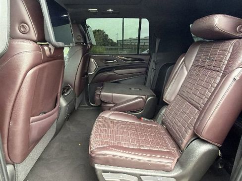 Used 2021 Cadillac Escalade ESV Sport Platinum AWD/4WD image 35