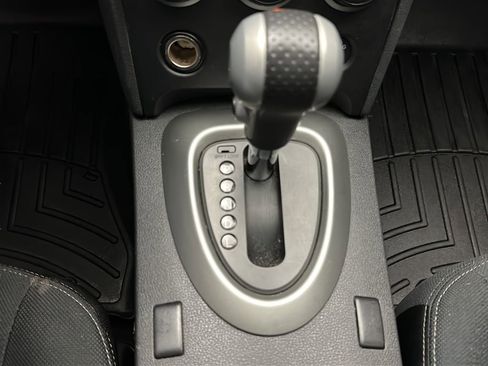 Used 2013 Nissan Rogue SV w/ Premium Pkg image 28