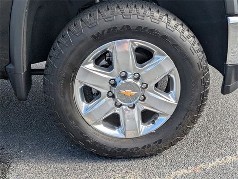 Used 2023 Chevrolet Silverado 2500 LTZ image 12