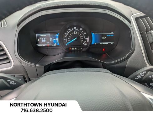 Used 2023 Ford Edge SEL image 9