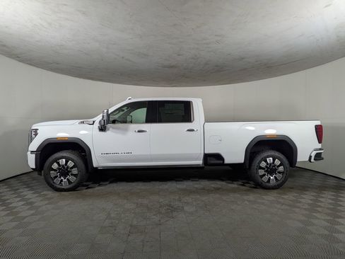 New 2025 GMC Sierra 3500 Denali w/ Denali Reserve Package image 3