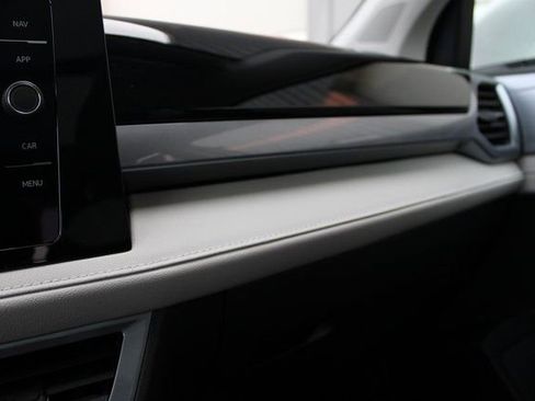 New 2025 Volkswagen Taos SEL AWD/4WD image 9