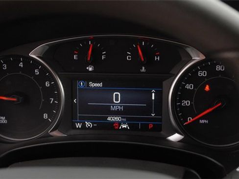 Used 2024 GMC Terrain SLE image 28