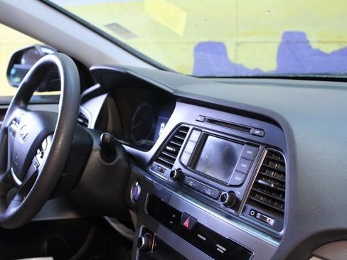 Used 2016 Hyundai Sonata SE image 10