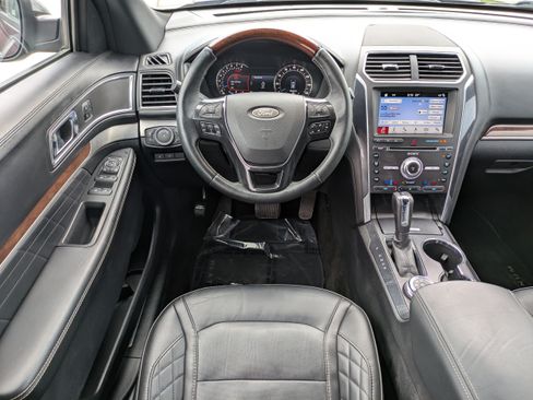 Used 2018 Ford Explorer Platinum AWD/4WD image 15