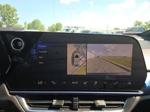 Used 2025 Chevrolet Equinox EV LT w/ Convenience Package FWD image 24