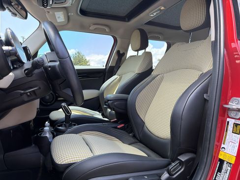Used 2022 MINI Cooper 4-Door Hardtop FWD image 7