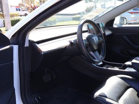 Used 2020 Tesla Model 3 Long Range image 28