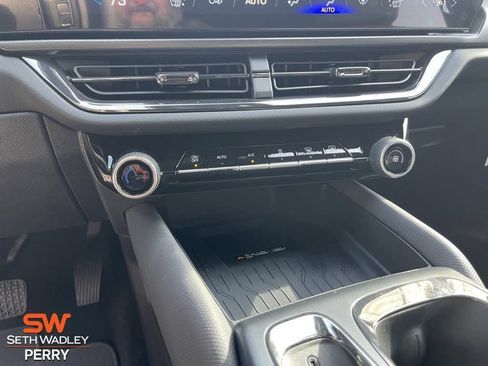 New 2025 Chevrolet Equinox EV RS FWD image 20