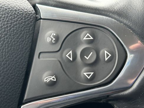 Used 2019 Chevrolet Traverse LT image 22